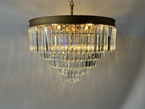 Candelabro dorado contemporaneo